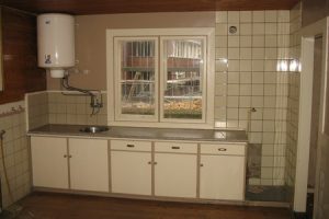 Keuken watersnoodwoning voor overplaatsing