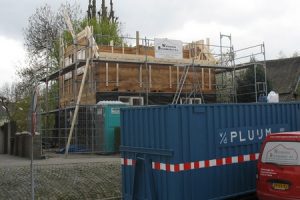 Watersnoodwoning Raamsdonksveer tijdens demontage